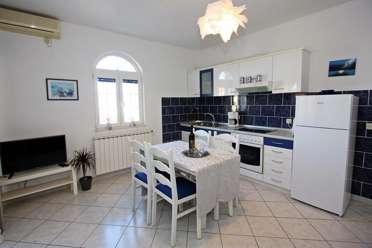 Apartments Mara Супетар Экстерьер фото