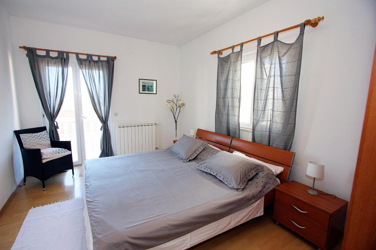Apartments Mara Супетар Экстерьер фото