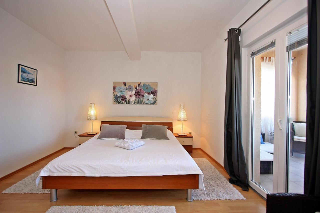 Apartments Mara Супетар Экстерьер фото