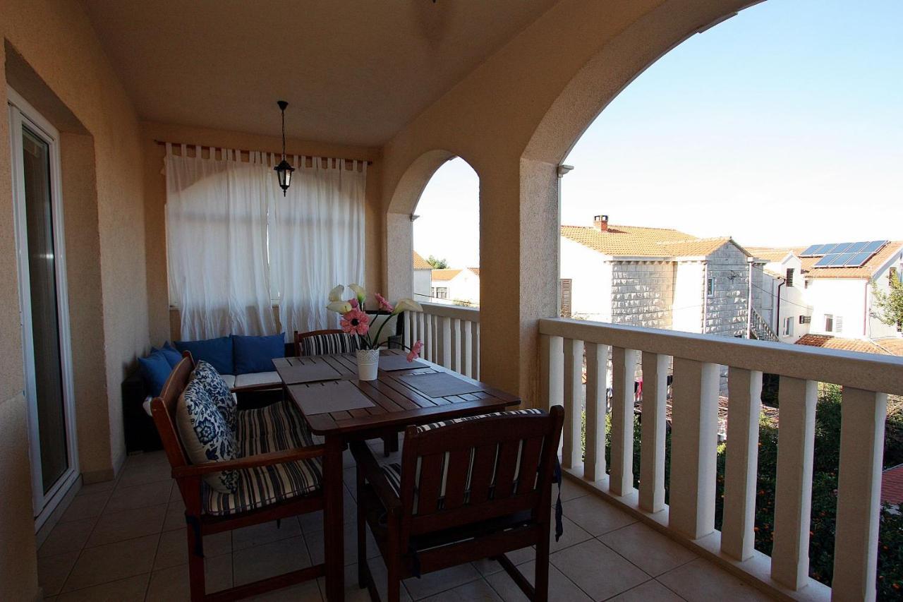 Apartments Mara Супетар Экстерьер фото