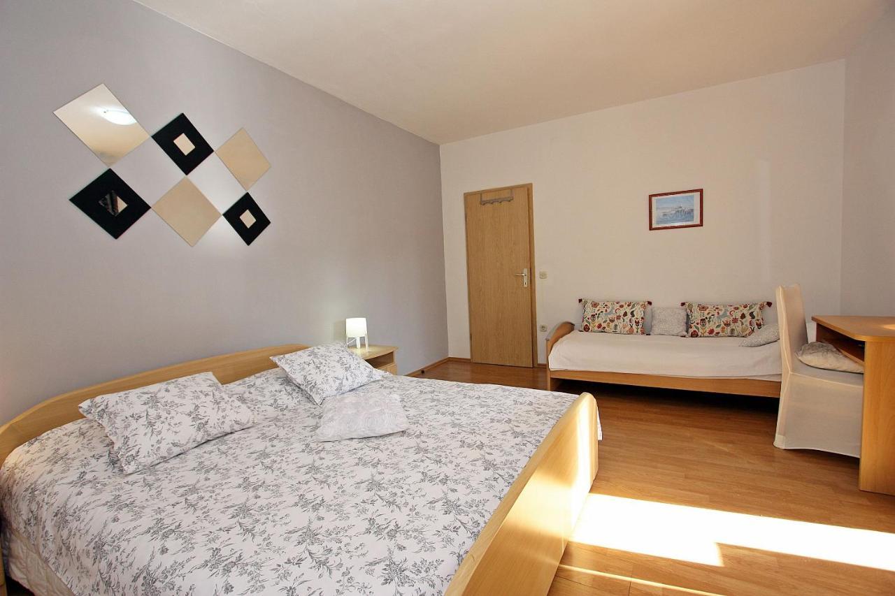 Apartments Mara Супетар Экстерьер фото