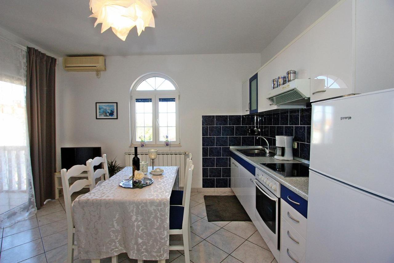 Apartments Mara Супетар Экстерьер фото